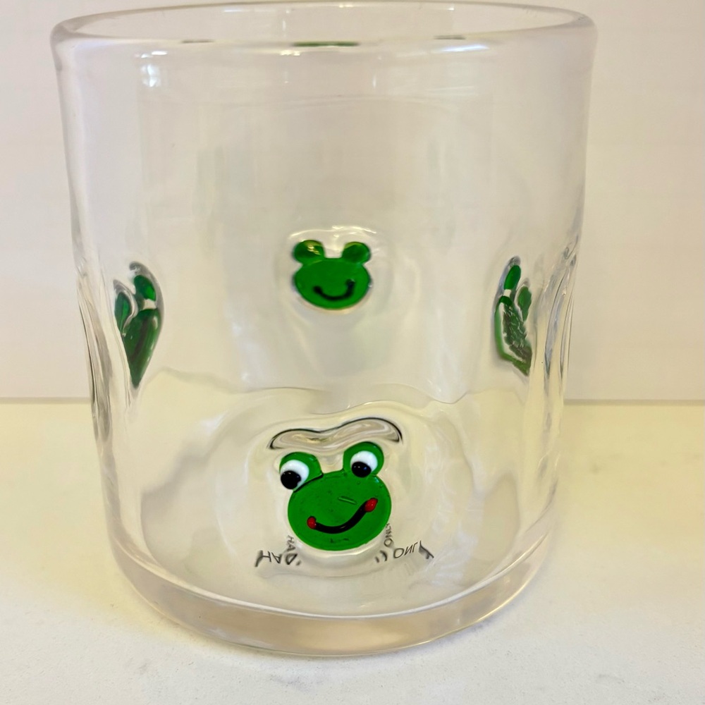 Icon Juice Glass with Green Frogs